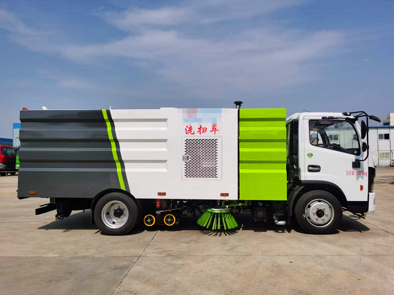 東風3800軸距洗掃車